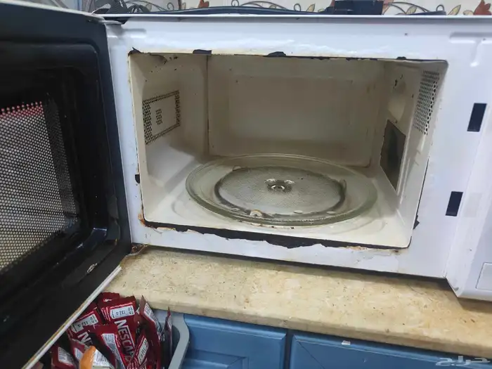 ميكرويف 100 ريال ساندويتش ميكر 70 قلايه كهربائيه 80 مكنسه 80 1