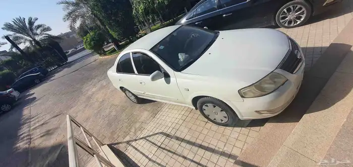 نيسان صني 2010 بحالة ممتازة 3