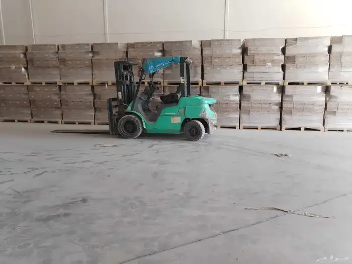 إيجار بوكلين ميني حفار رافعه شوكيه فوركلفت للايجار 2