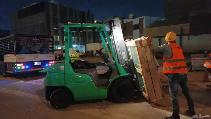 رافعه شوكية فوركلفت للايجار 0