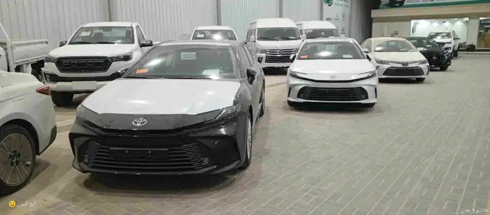 تويوتا كامري LE بنزين 2025 3