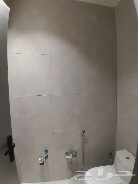 للبيع شقه دور ثاني مصعد راكب جاهز مقابل كبري المطار من550الف 13