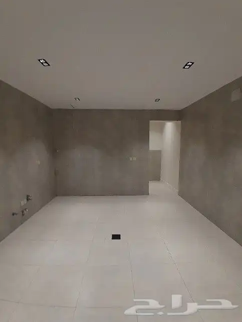 للبيع شقه دور ثاني مصعد راكب جاهز مقابل كبري المطار من550الف 10