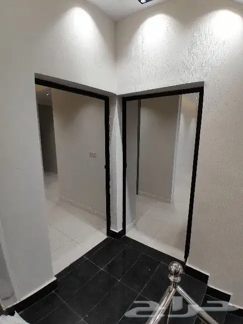 للبيع شقه دور ثاني مصعد راكب جاهز مقابل كبري المطار من550الف 4