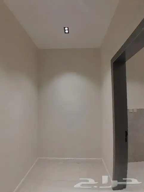 للبيع شقه دور ثاني مصعد راكب جاهز مقابل كبري المطار من550الف 12