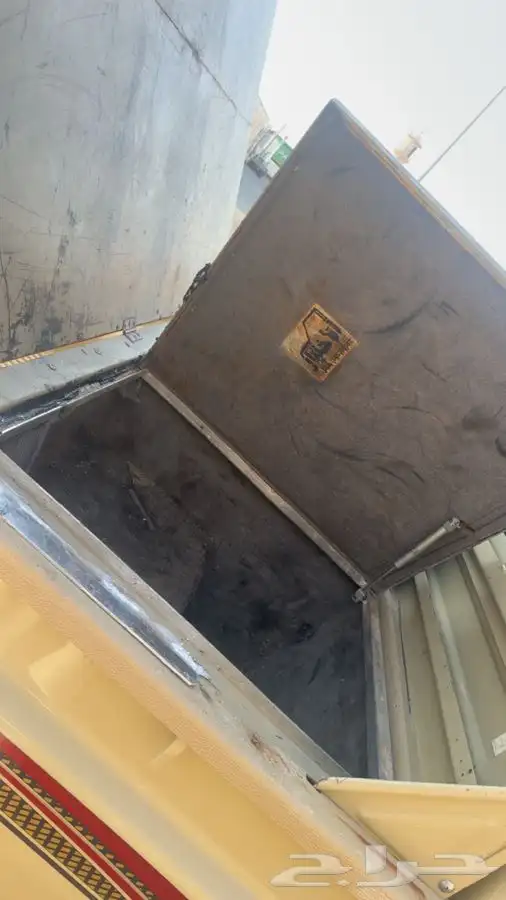 طبق شاص بالاضافه الى تانكي مويه وشنطه 5