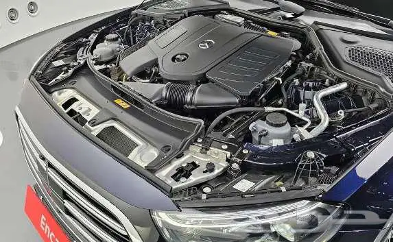مرسيدس E300 موديل2025 الميموني للاستيراد بكوريا 4