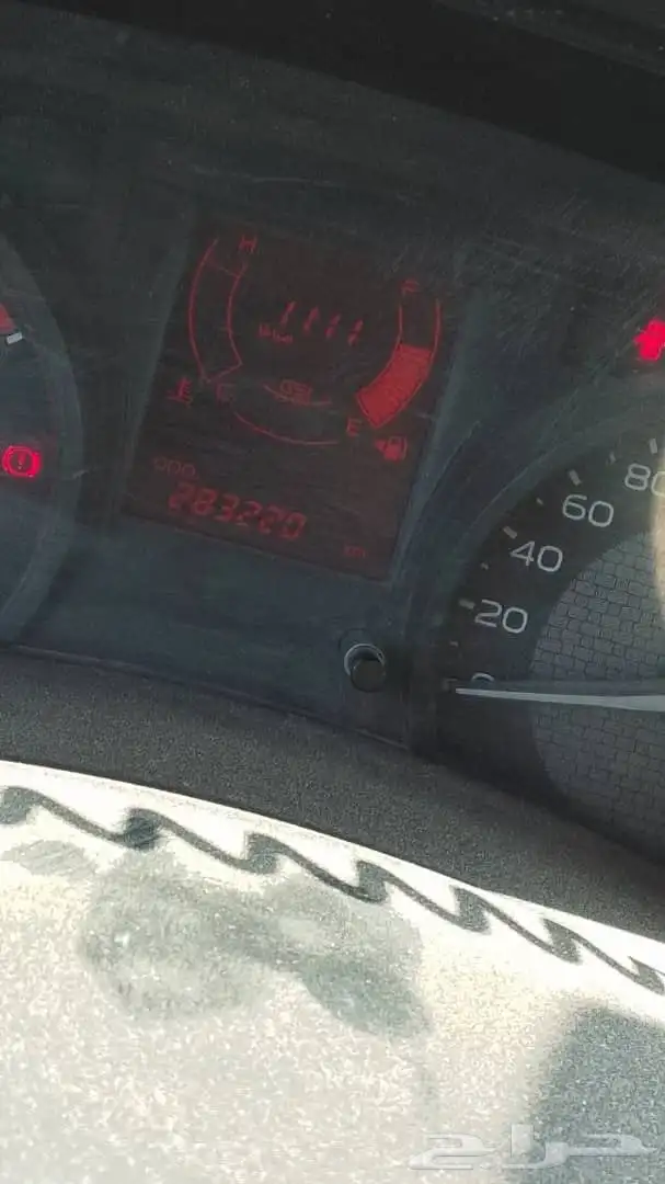 للبيع سياره عايله مريه جدن كدلك 2011 فل كامل بصمه كل شي فيها 2