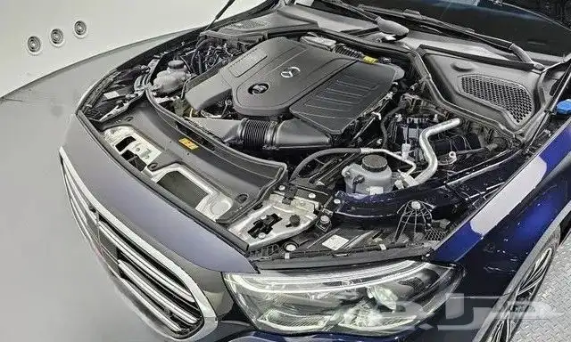 مرسيدس-بنز E300 2025 استيراد كوريا - معرض العصيمي 17