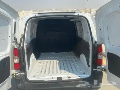 للبيع بيجو بانتري 2023 index