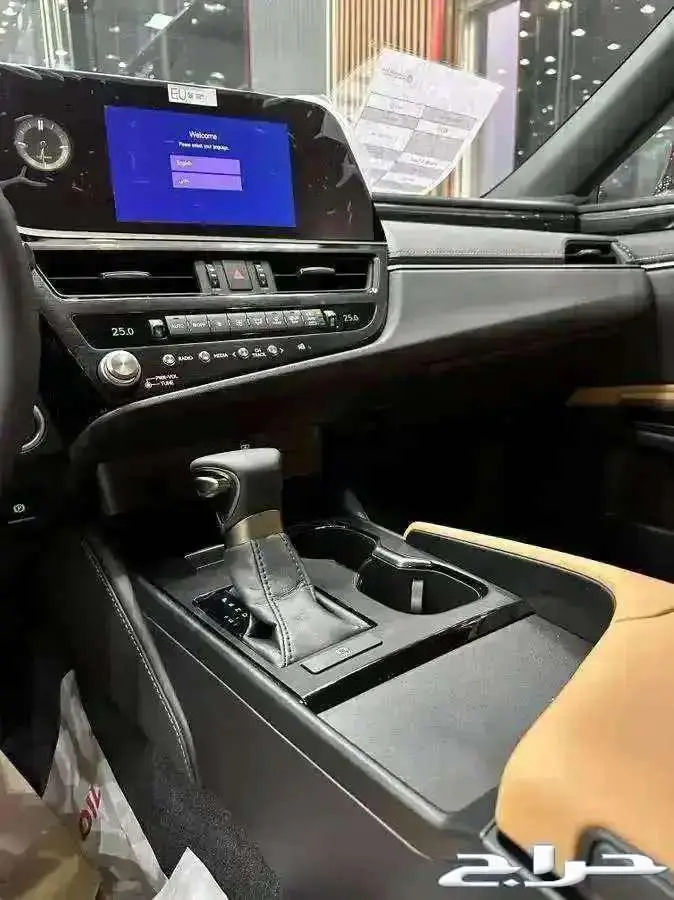 لكزس ES300 هايبرد موديل 2025 عرض بنك الانماء 3