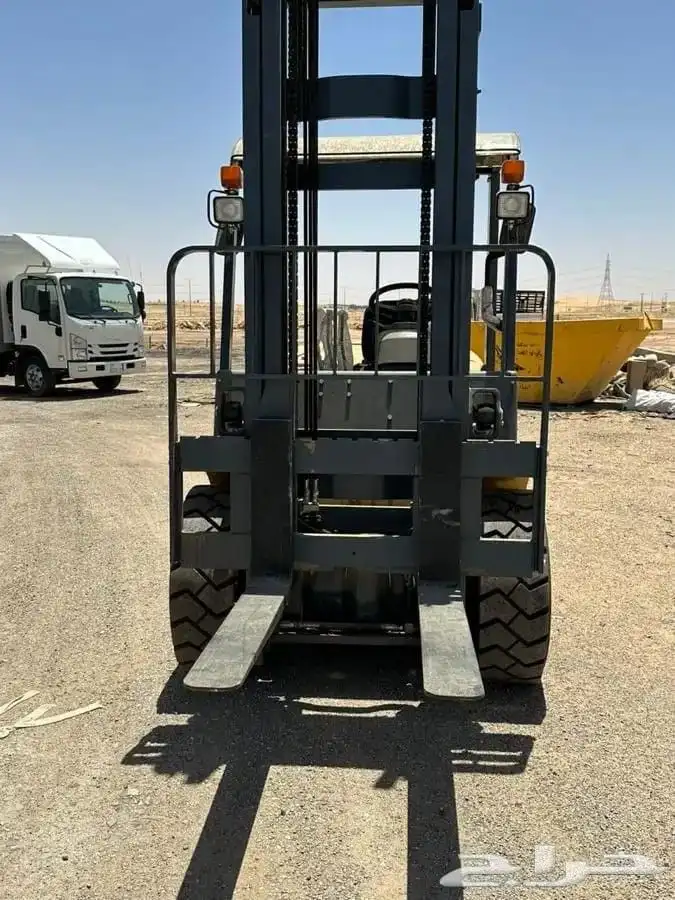 رافعه شوكيه فوركلفت 3طن وجميع المعدات الثقيلة 0