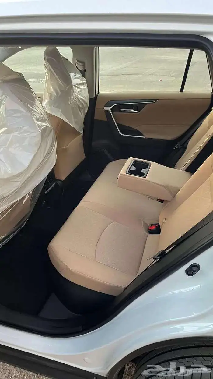 راف فور نص فل XLE هايبرد 2025 ابيض وفضي 5