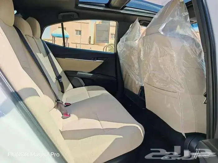 كامرى هايبرد LE ابيض 2025 20