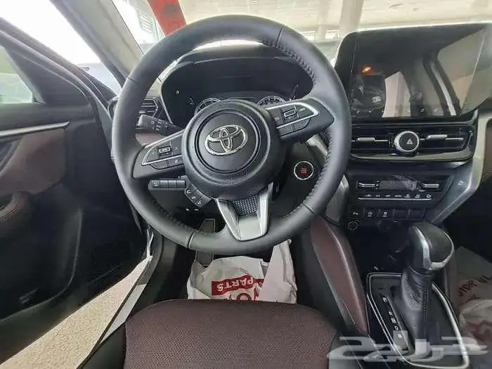 تويوتا اوربان كروزر GLX فل كامل موديل 2026 7