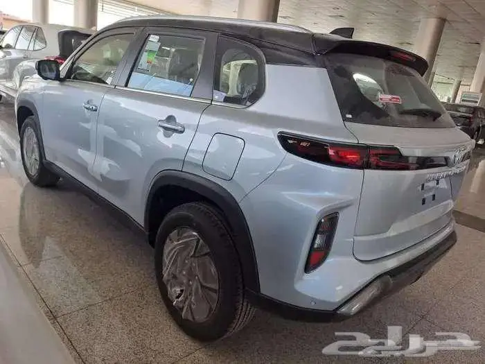 تويوتا اوربان كروزر GLX فل كامل موديل 2026 4