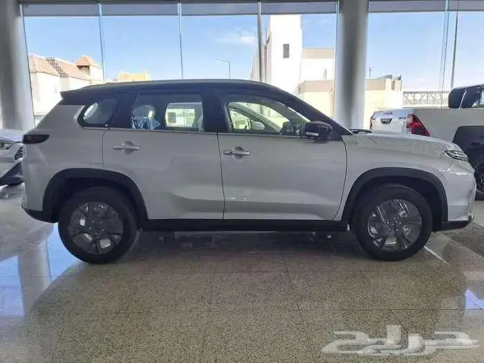 تويوتا اوربان كروزر GLX فل كامل موديل 2026 3