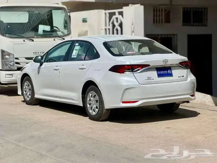 كورولا 2025 فئات XLI 2.0 و 1.5 بجميع أنواعها 6