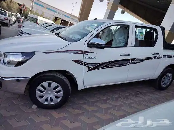 تويوتا هايلوكس غمارتين GLX بنزين بدون دبل 2025 3