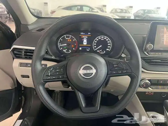 نيسان التيما ستاندر و نص فل بنزين 2025 - 2026 4