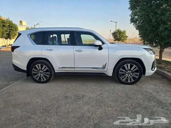 لكزس Lx600 بريمي 24