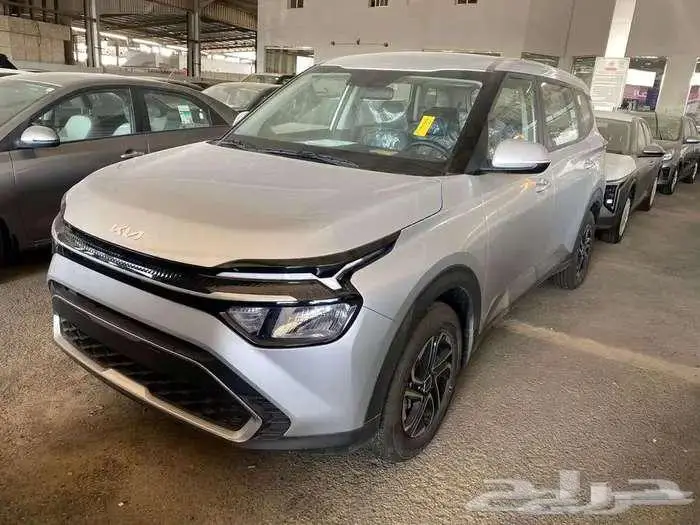 كيا كارنز2025استندر مطور شاشه وكميرا كميه محدوده 1