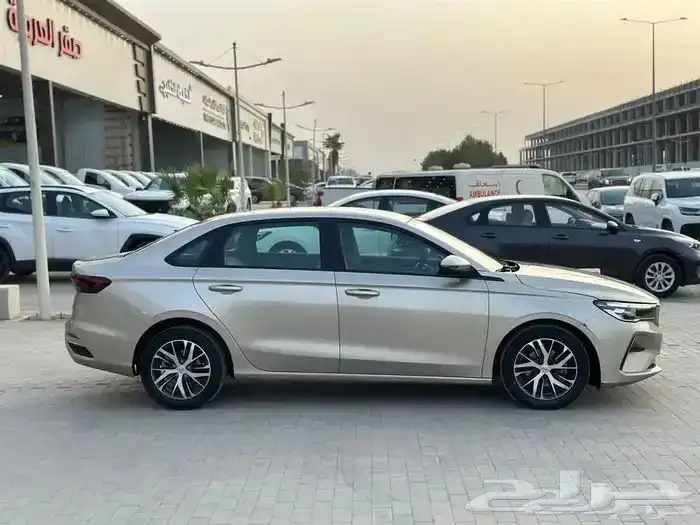 جيلي امجراند 2023 8