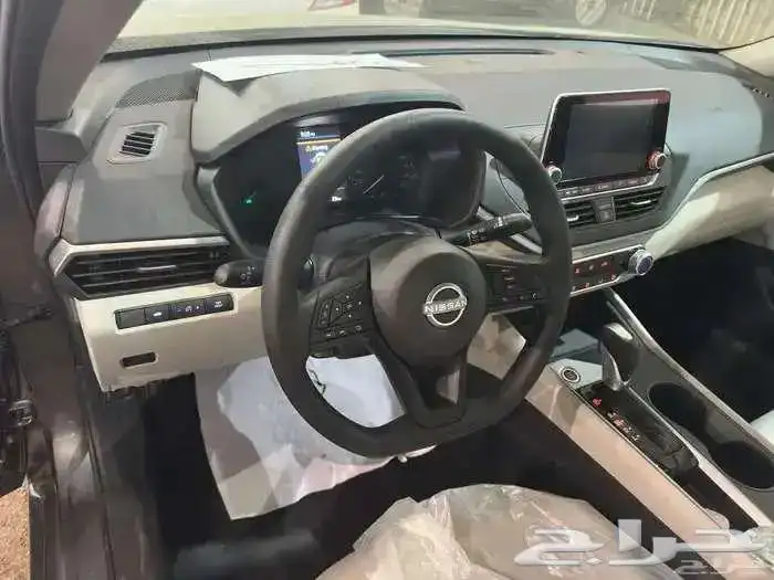 سيارات نيسان 5