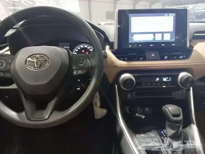 تويوتا راف فور ستاندر بدون دبل 2025 1