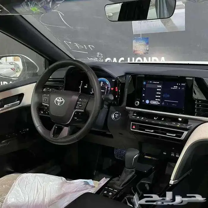 تويوتا كامري نص فل LE بنزين 2025 باقل الاسعار 3