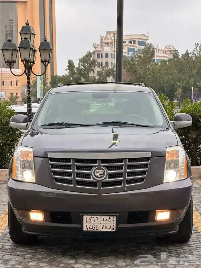 كاديلاك اسكاليد موديل 2011 قمة النظافه 3