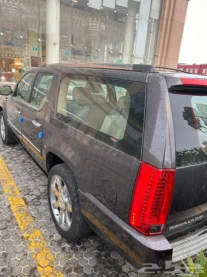 كاديلاك اسكاليد موديل 2011 قمة النظافه 24