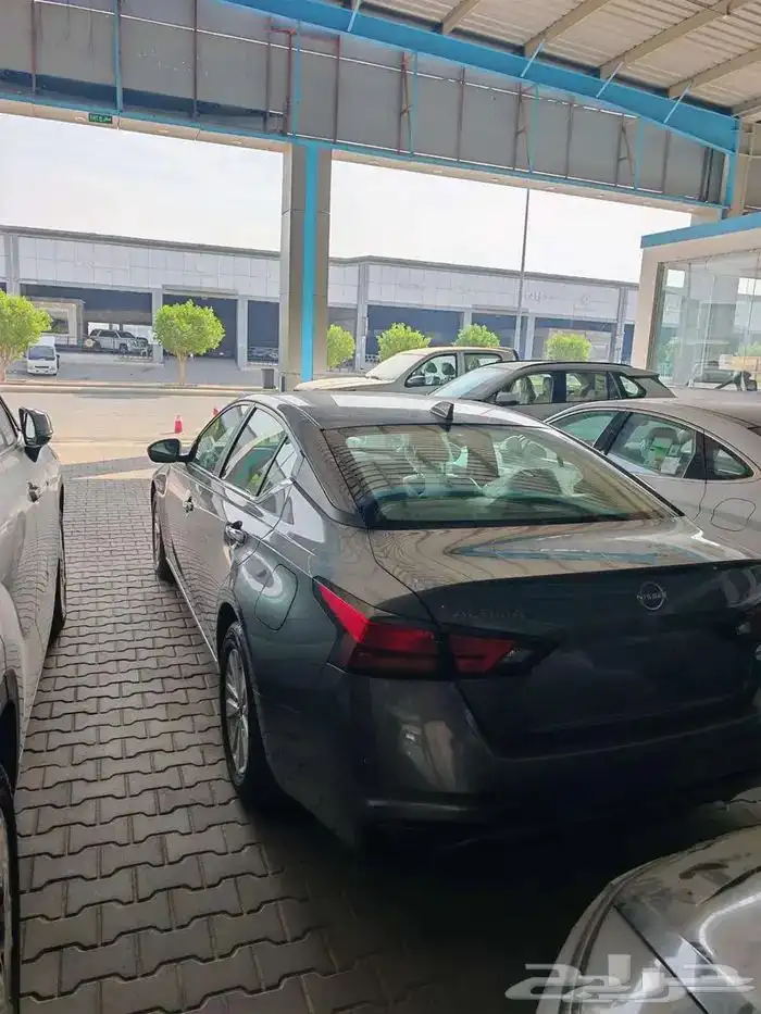 سيارات نيسان 3