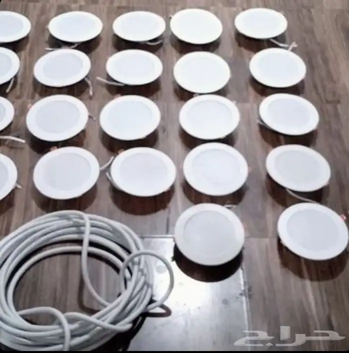 لمبات ليد صفراء للسقف شبه جديده 0