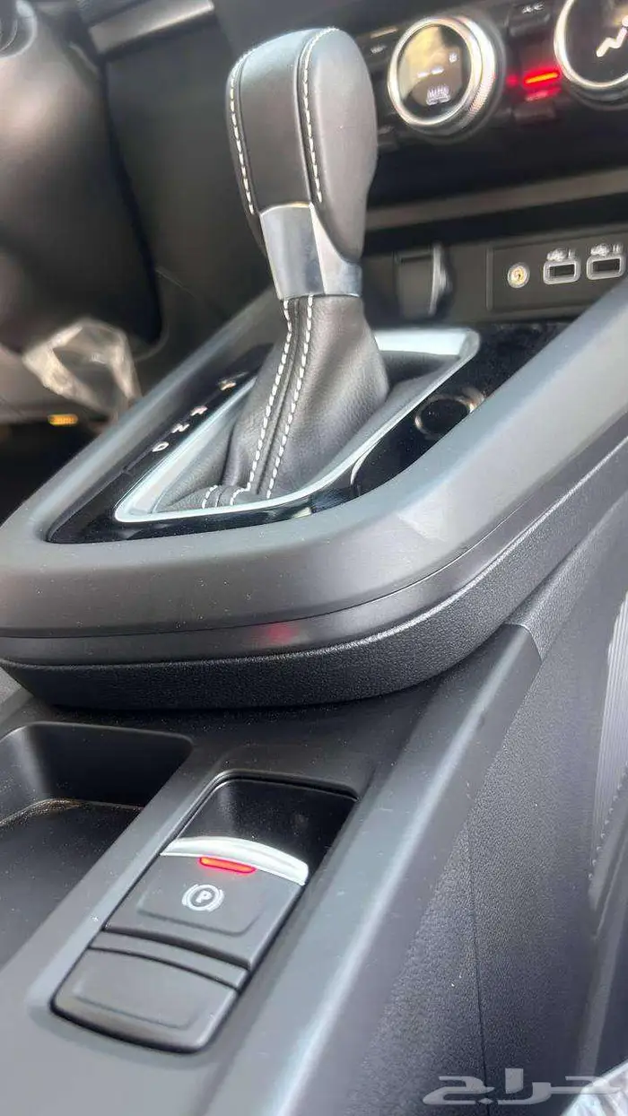 رينو اركانا E 2025 لدى شركة عبدالمجيد الخضر 12