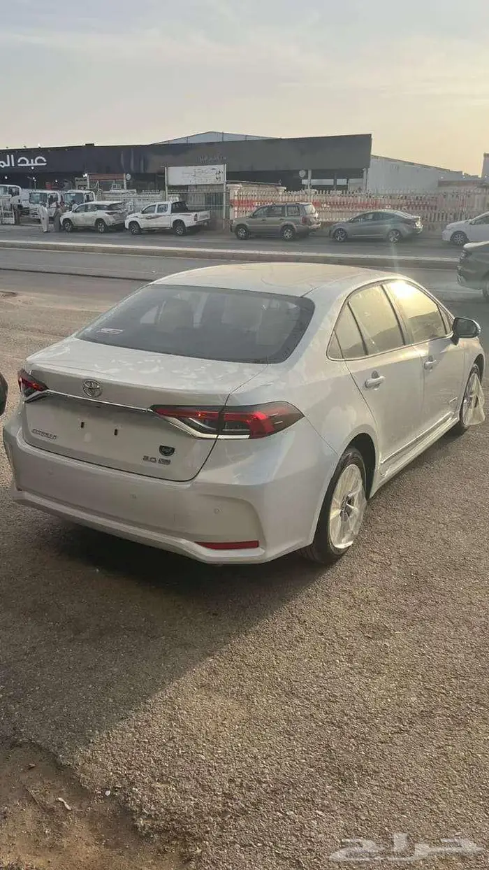 تويوتا كورولا 2025 3