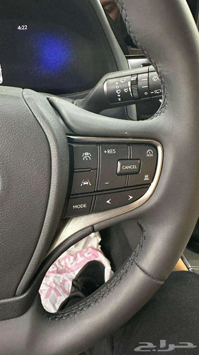 لكزس UX 300 هايبرد 2024 AH 11