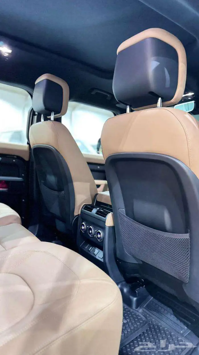 لاند روفر ديفندر 4 سلندر وارد الغانم 2026 11