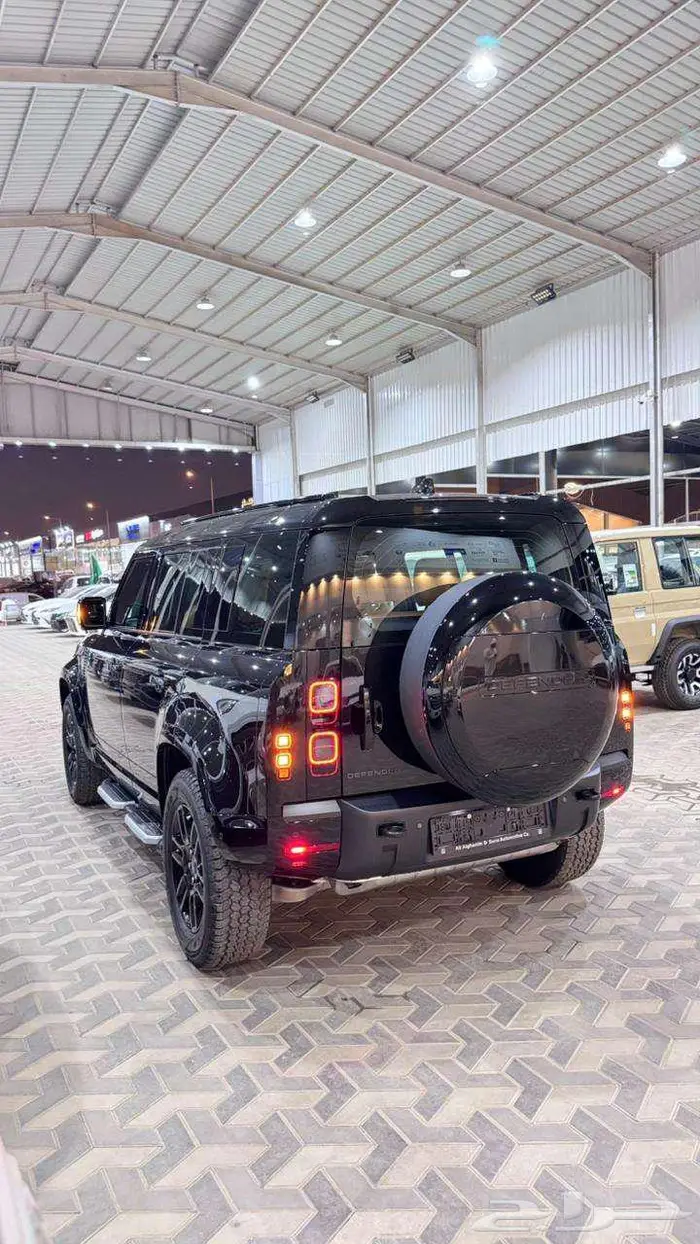 لاند روفر ديفندر 4 سلندر وارد الغانم 2026 15