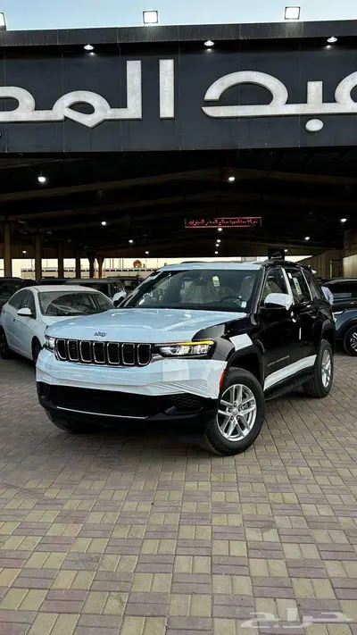 جراند شيروكي 2025 لاريدو index