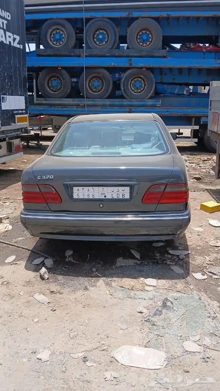 للبيع مرسيدس عيون 3