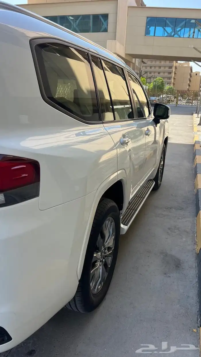 لاند كروزر 2023 ديزل 12