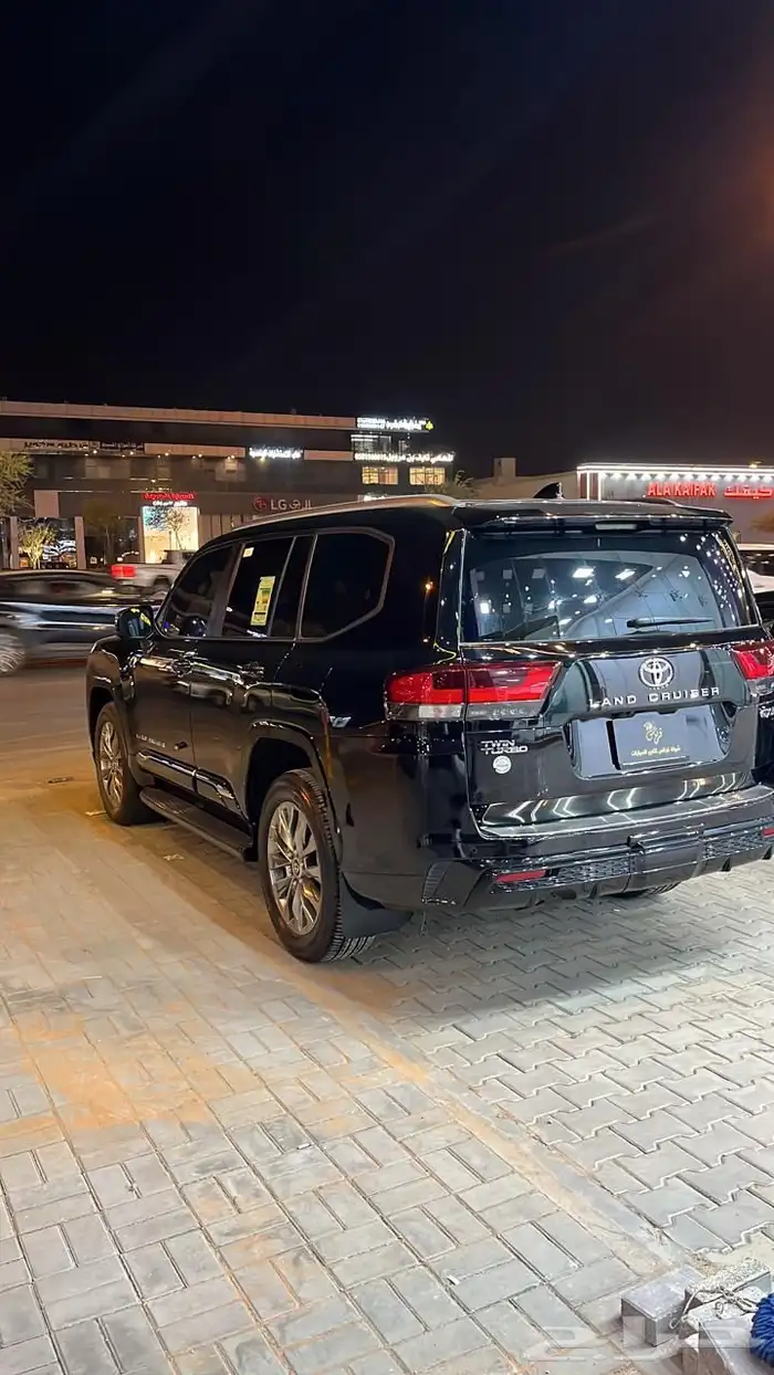 للإيجار لاند كروزر شركة قرناس للتأجير السيارات 1