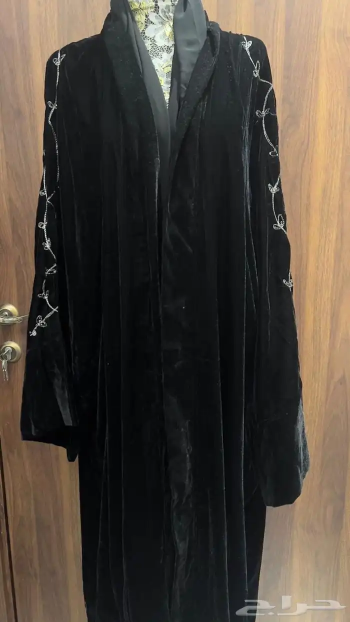 عبايات فخمه من فنون التراث وبوتيك موزان في دبي مقاس 60-59 3