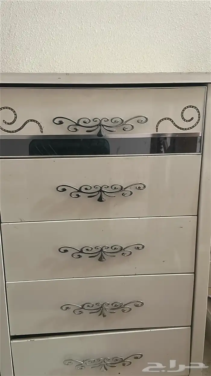 غرفه نوم دولاب 6 درف وتسريحه وسريرين كوميدينه وشفنيره 0