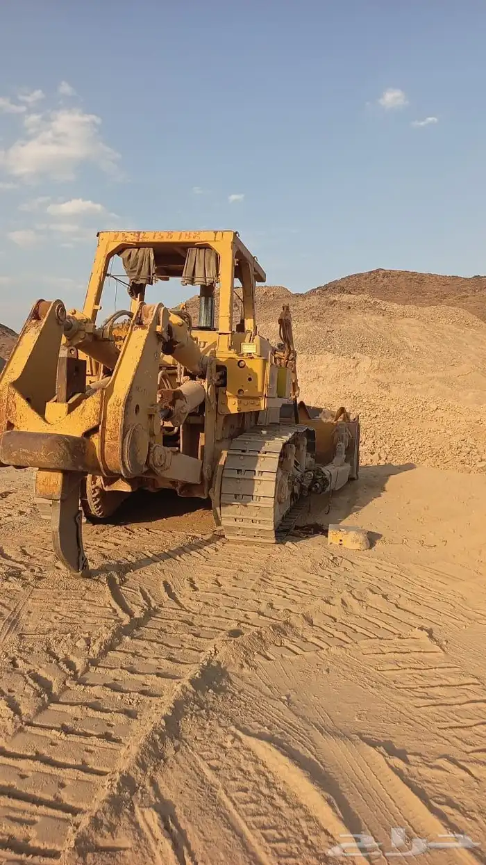 بلدوزر كوماتسو جمرك للبيع 0