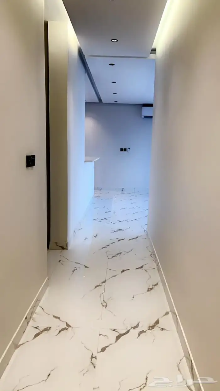 شقة 4 غرف وصالة للايجار في مخطط ثروة 1