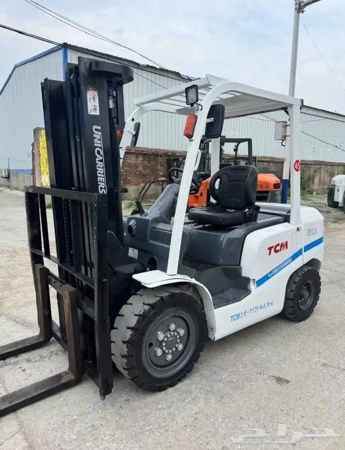 تأجير رافعات شوكية فوركلفت وببكات 0