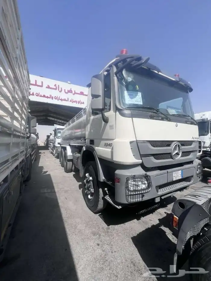 حراج ومزاد معرض رائد للسيارات 1