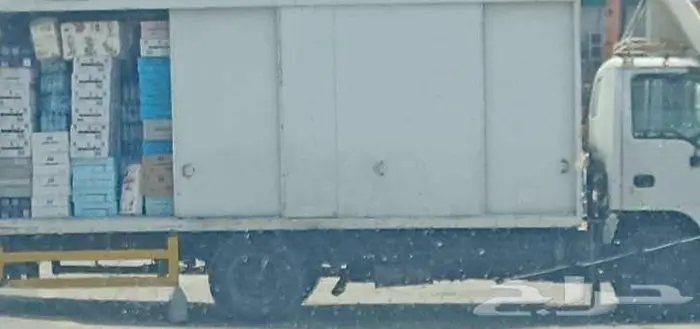 صندوق مواد غذائية ومياه وعصائر 0